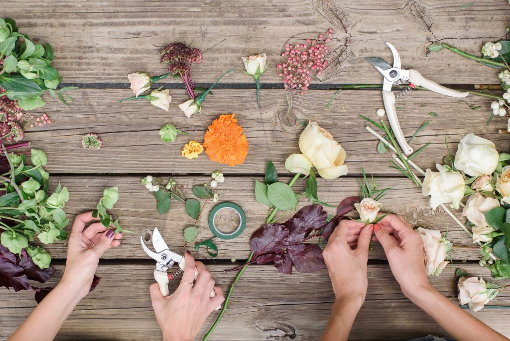 Why Choosing a Local Tampa Florist Beats Ordering Online